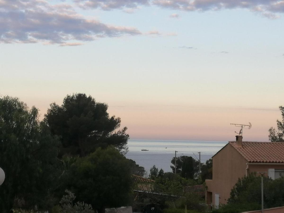 Sanary Les Gorguettes, Studio Avec Terrasse Vue Mer, A 10 Min A Pieds De La Plage Eksteriør billede